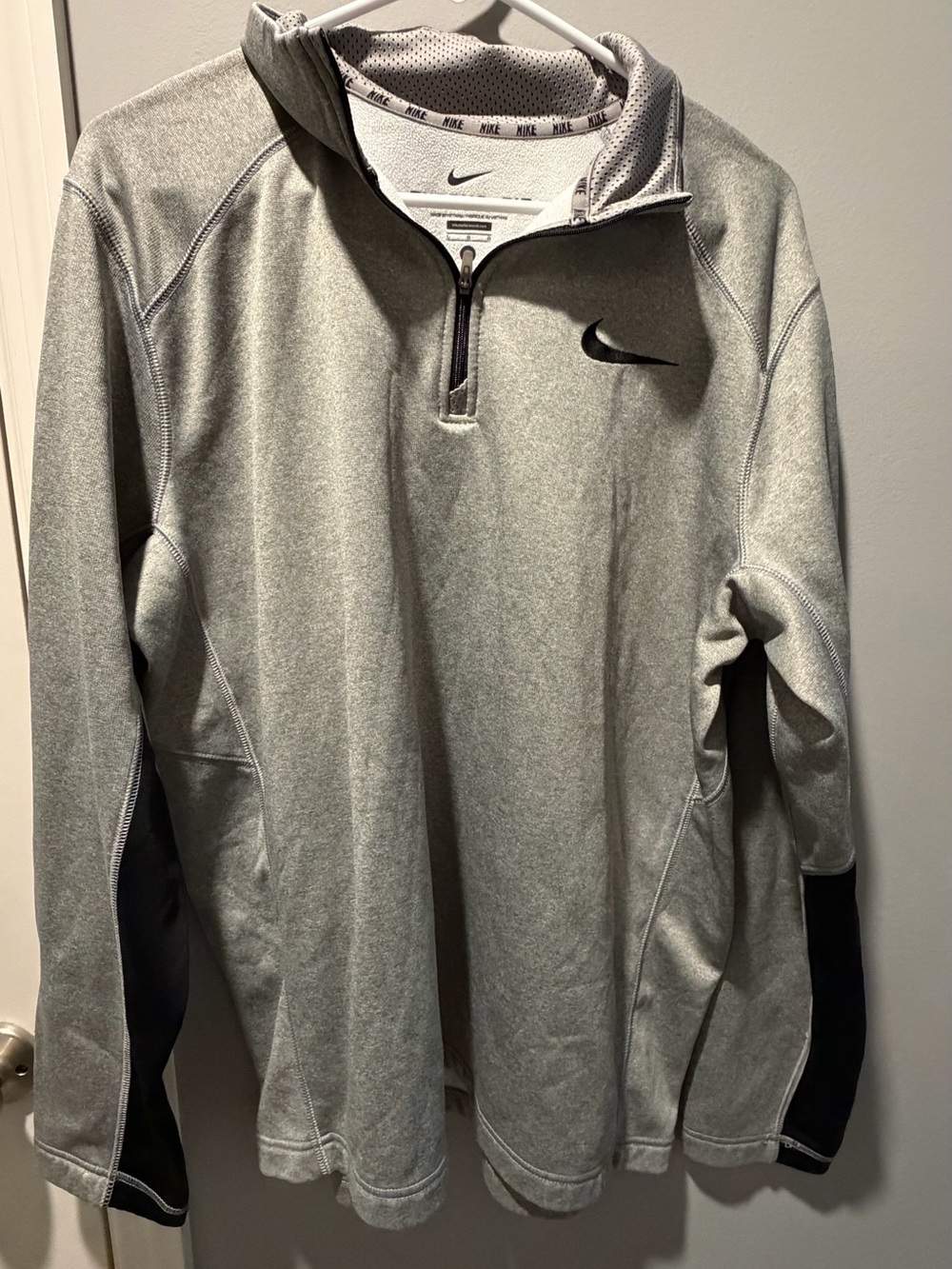 Nike Men’s Heather Gray Half-Zip Performance Pullover
